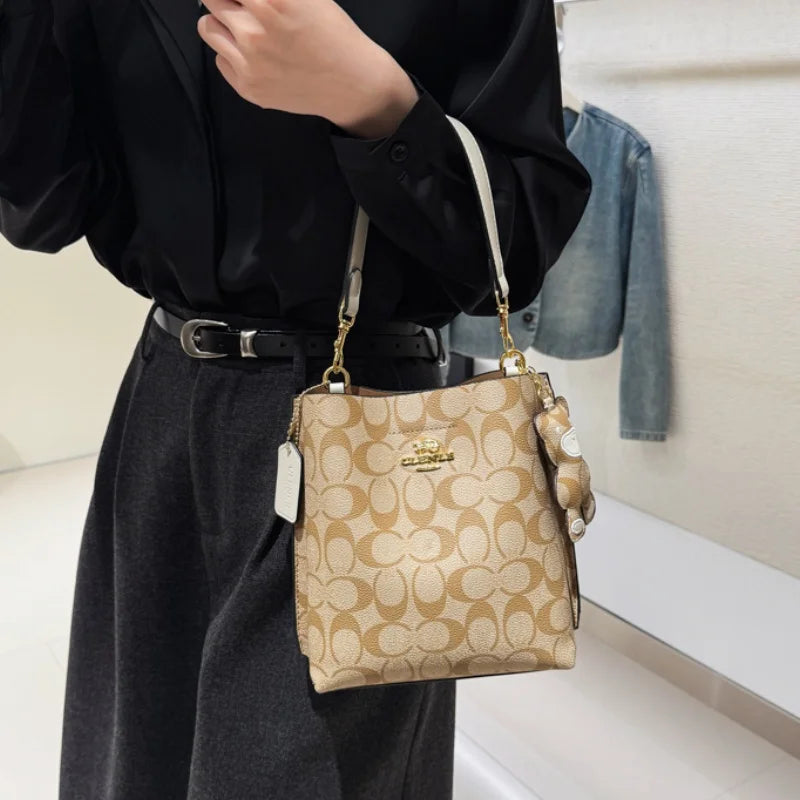 Fashionable style, elegant and luxurious handbag in the shape of a bucket, versatile and suitable for all occasions, single-shou