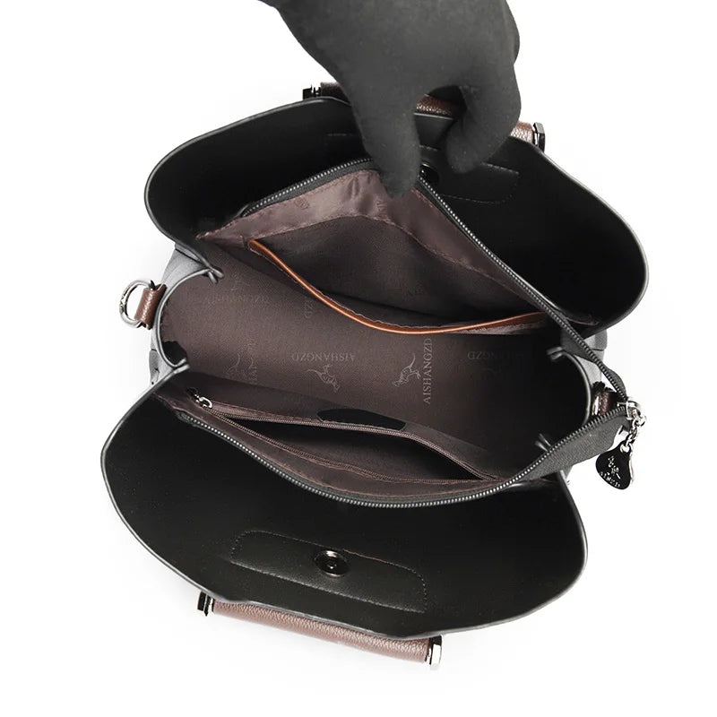 Elegant Women's Genuine Leather Handbag — Stylish Pattern & Spacious Interior