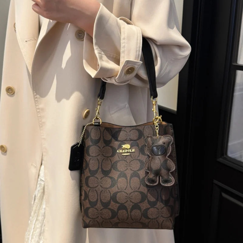 Fashionable style, elegant and luxurious handbag in the shape of a bucket, versatile and suitable for all occasions, single-shou